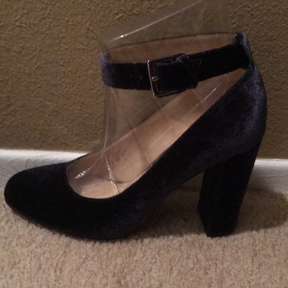 navy blue block heels closed toe